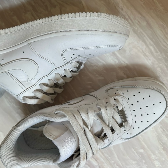 Niki Air Force woman’s size 7 - Picture 4 of 5